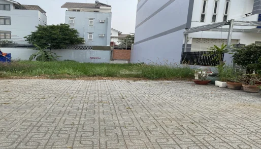 Bán đất sốt đường lê duẩn