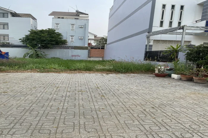 Bán đất sốt đường lê duẩn